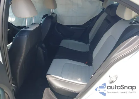 2017 Volkswagen Jetta 1.8T Sport z USA, uszkodzony, nr VIN 3VWD17AJ8HM313527